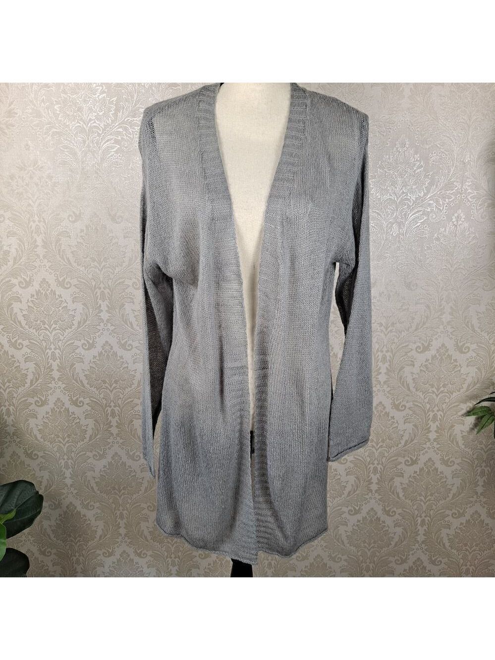 Iygnol Size Medium Light Gray Lightweight Long Tunic Open Front Cardigan NWT